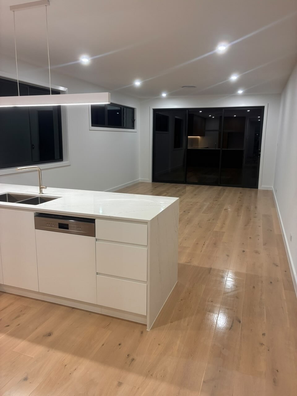 Airbnb short-stay turnover clean by Peachy Clean — Newcastle & Lake Macquarie example 6